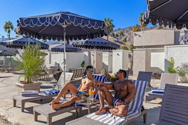 Casa Oliver Hotel & Resort: Gay Men’s Pool Party Area with Sunloungers and Relaxation Areas