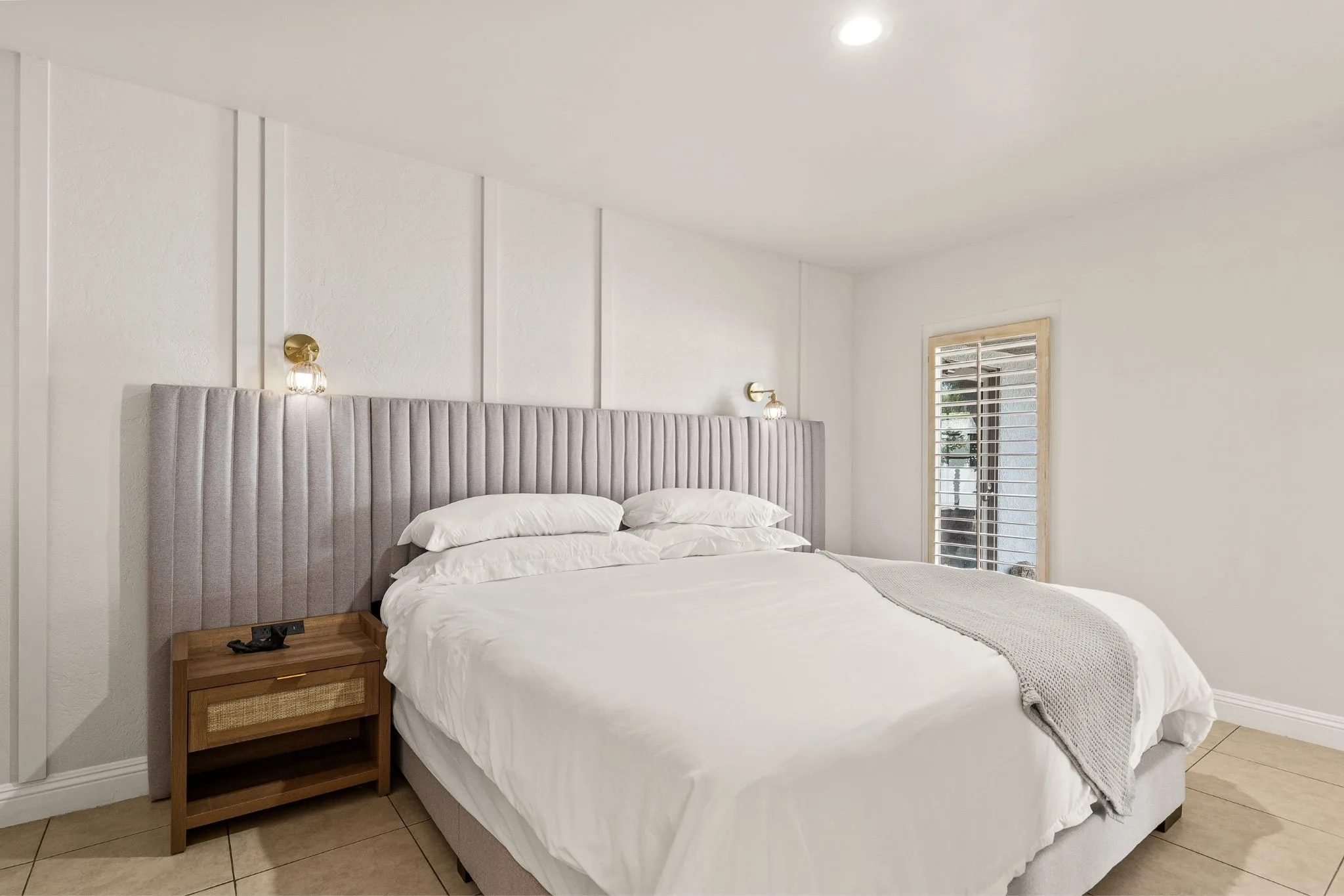 Deluxe Premium King Room with Garden View - Casa Oliver Hotel & Resort