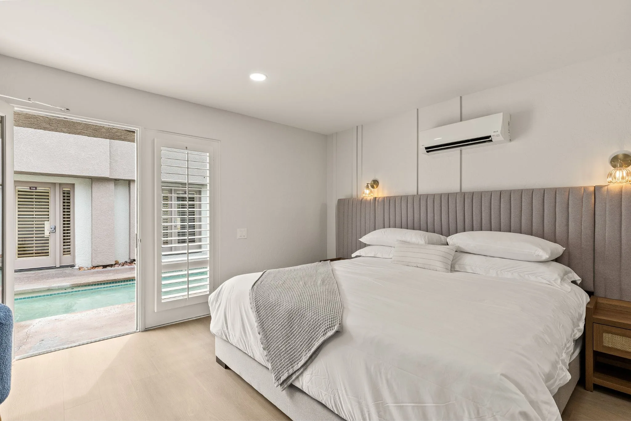 Superior Premium King Room Pool View - Casa Oliver Hotel & Resort