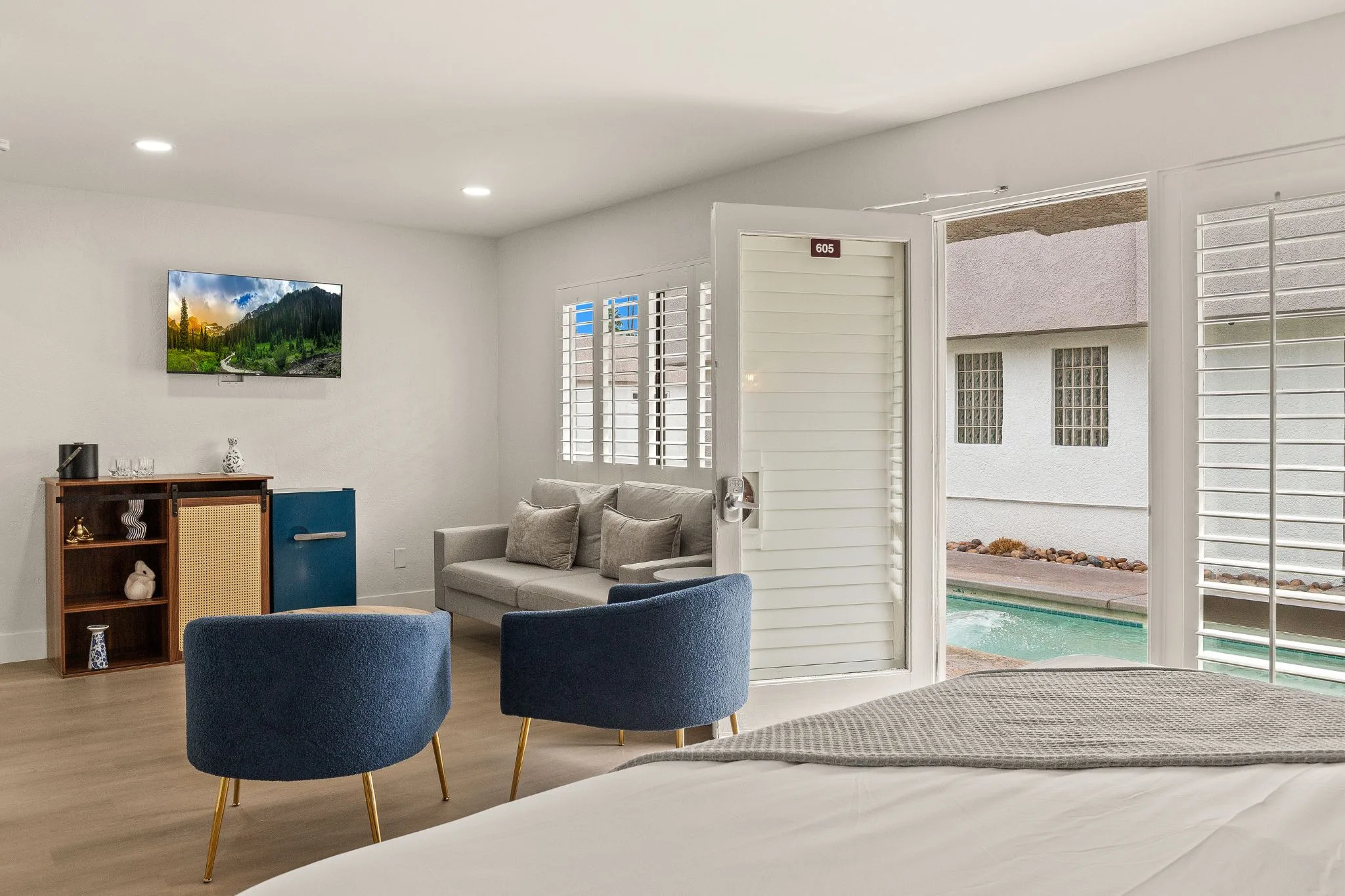 Superior Premium King Room Pool View - Casa Oliver Hotel & Resort