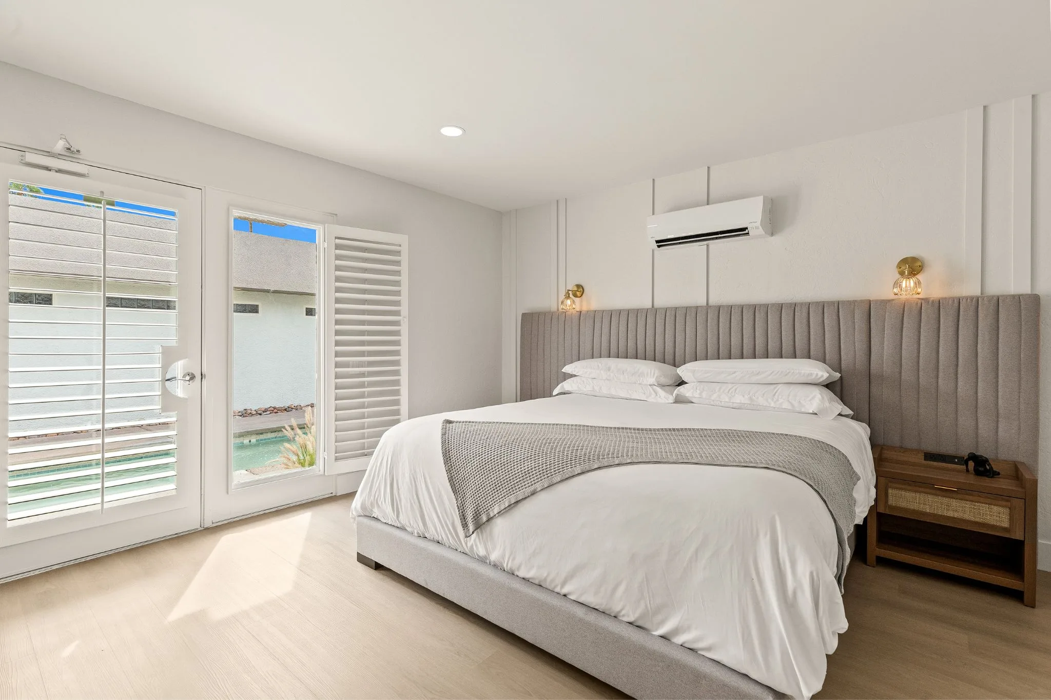 Superior Premium King Room Pool View - Casa Oliver Hotel & Resort