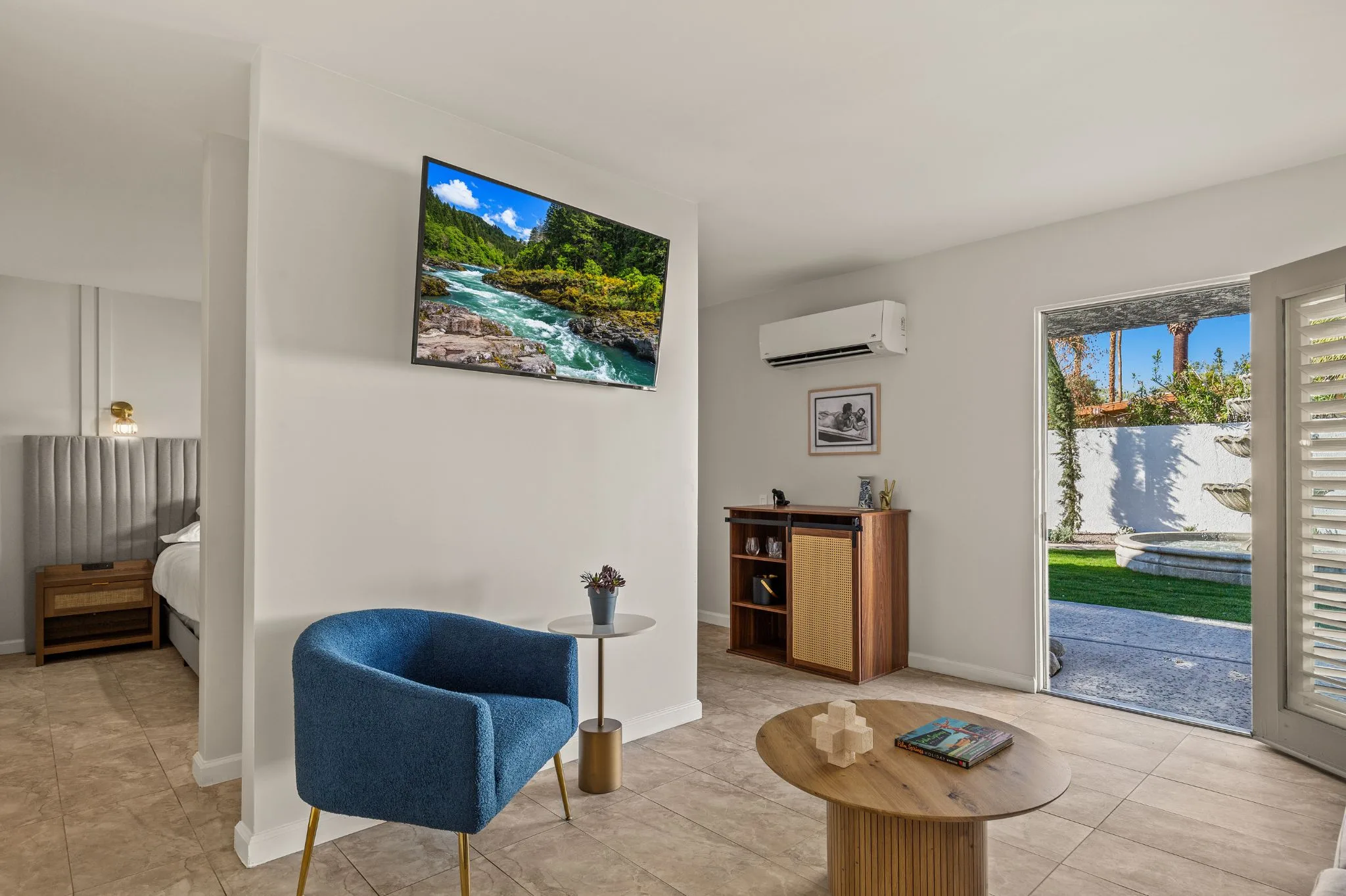 Deluxe Premium King Room with Garden View, TV, Seating Area, AC - Casa Oliver Hotel & Resort