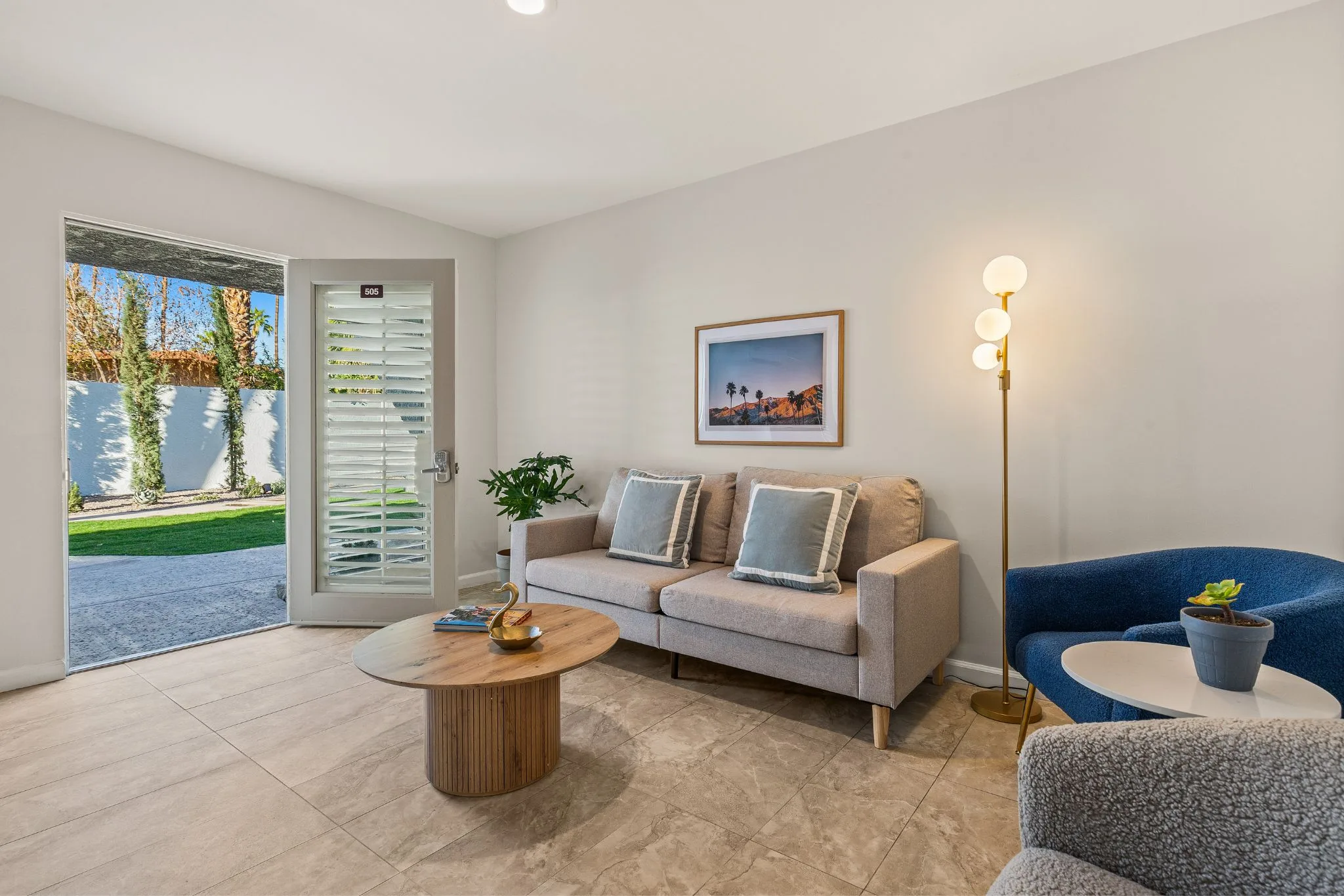 Deluxe Premium King Room with Garden View, Seating Area - Casa Oliver Hotel & Resort