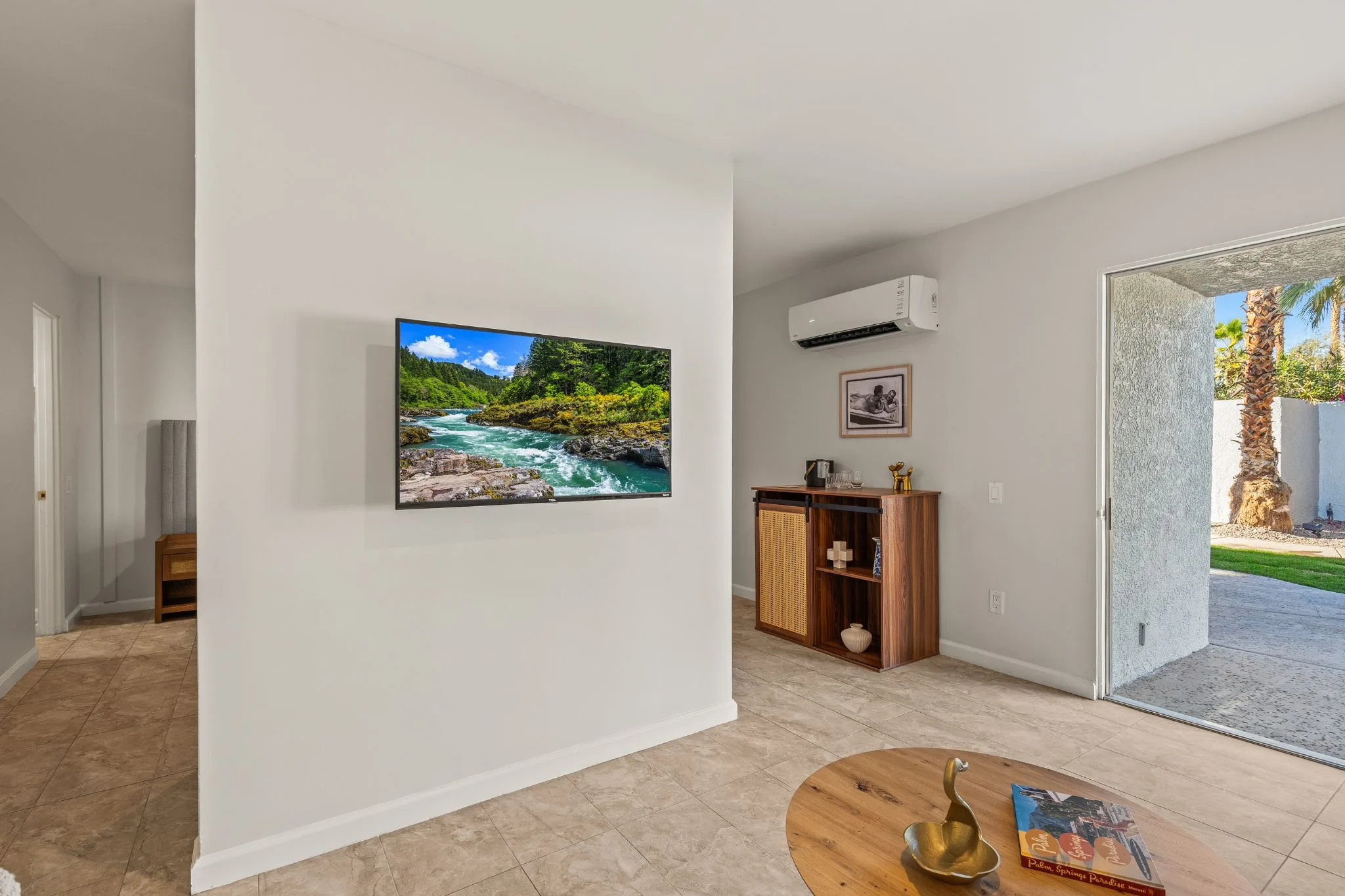 Deluxe Premium King Room with Garden View, TV - Casa Oliver Hotel & Resort