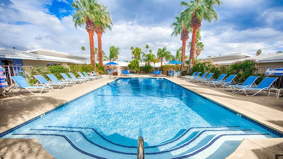Canyon Club Hotel Palm Springs Closing – Try Casa Oliver